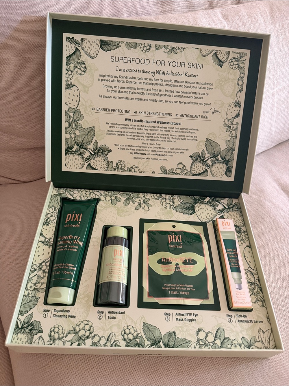 Pixi SuperBerry Skincare Set - Green & Cream